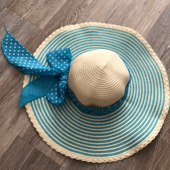 Hats 🎩 - Picture 2 of 3